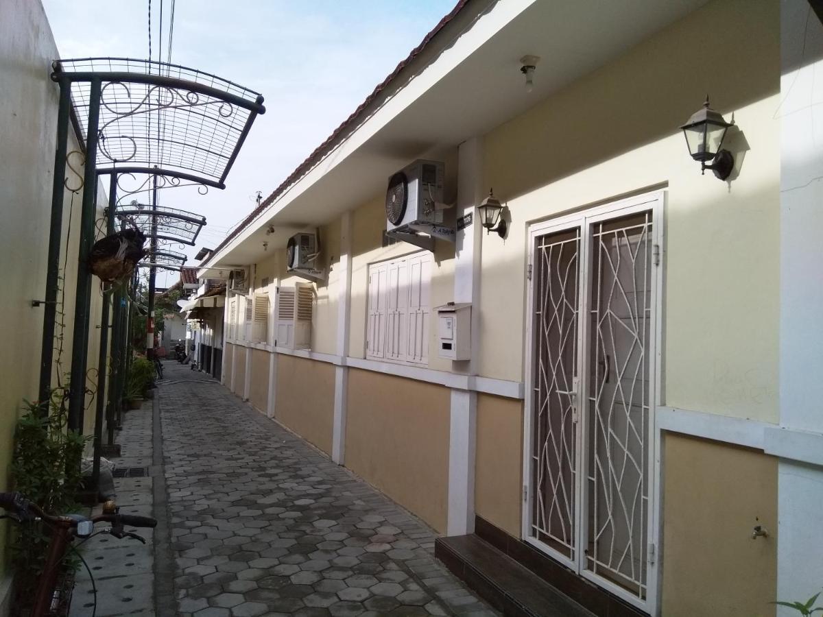 Ferienwohnung Omah Ngadiwinatan Syariah Yogyakarta Exterior foto